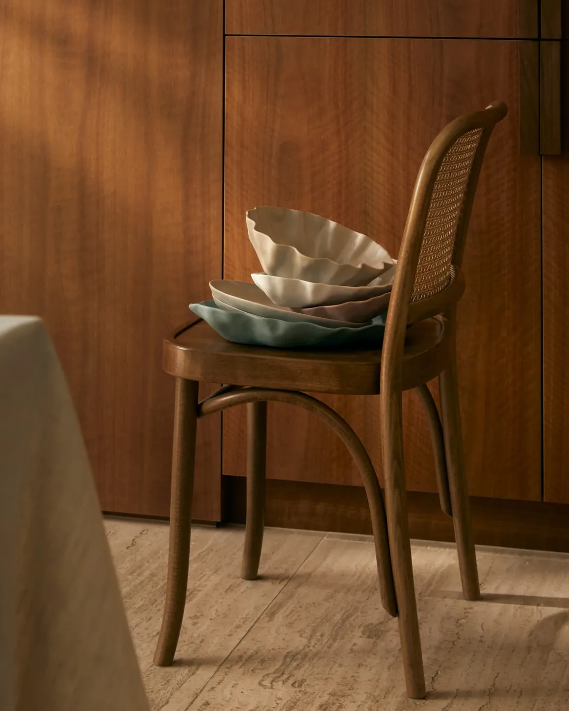 Ruffle Bowl Chalk White (L)