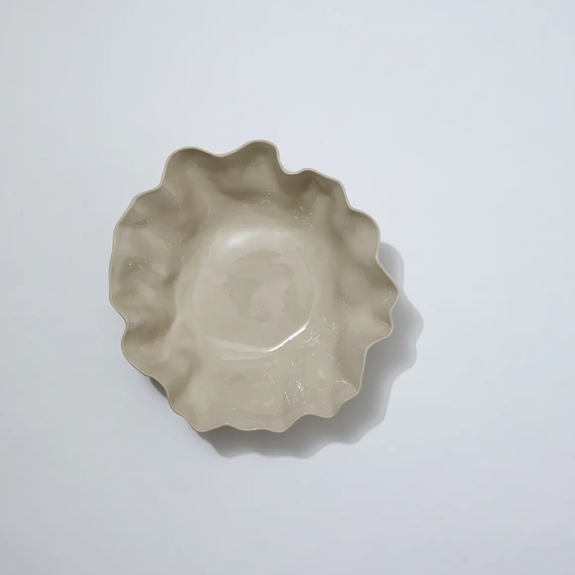 Ruffle Bowl Chalk White (L)