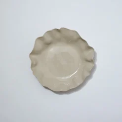 Ruffle Round Platter Chalk White (XL)